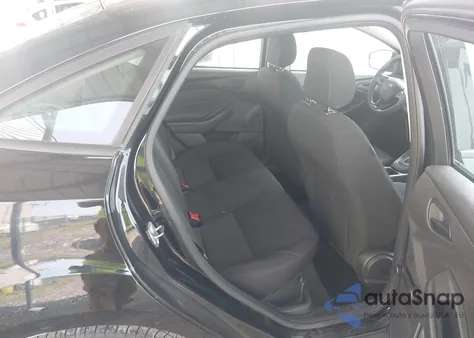 2017 Ford Focus S из США, поврежденный, VIN 1FADP3E28HL319011